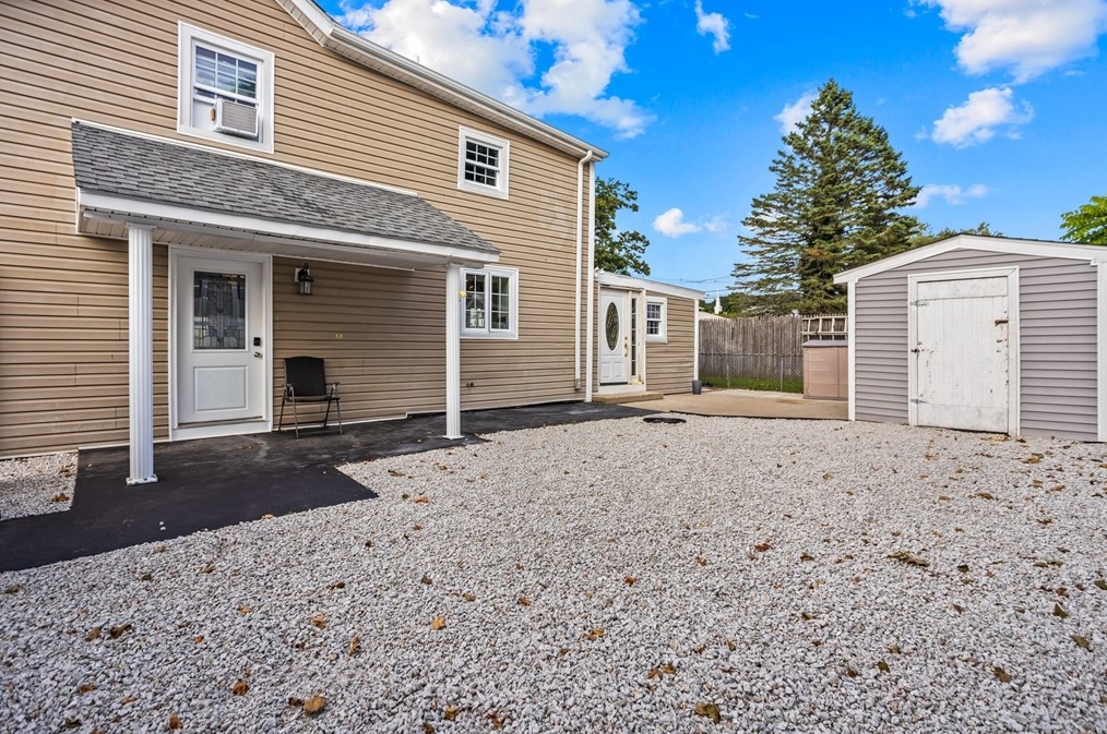 10 Veranda Ave, Swansea, MA 02777 exterior