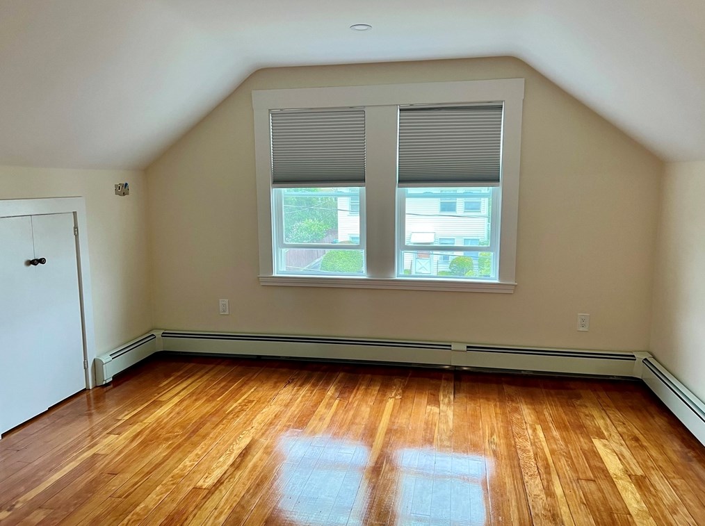 19 Melbourne Ave #19, Newton, MA 02460