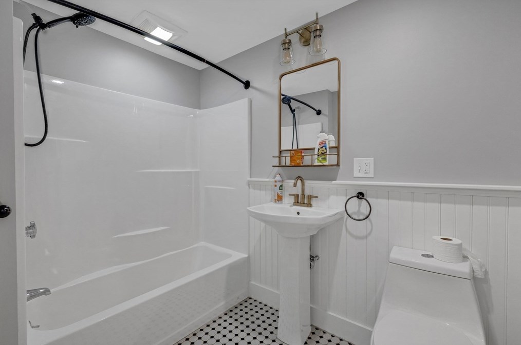 2308 County St, Taunton MA 02780-3509 exterior