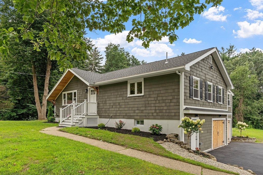 12 Harriman Rd, Merrimac, MA 01860