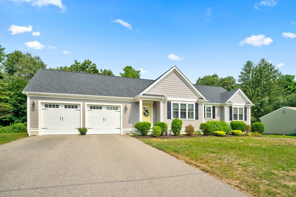 7 Glendale Rd, Hopedale, MA 01747