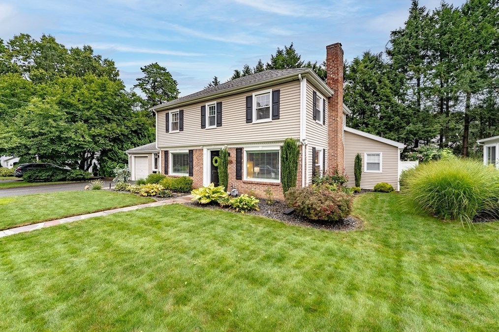 145 Emerson St, Springfield, MA 01118