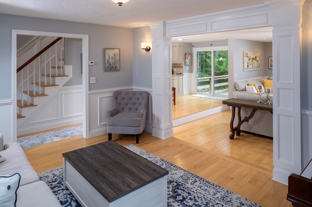 190 Lake Shore Dr, Duxbury, MA 02332-4105