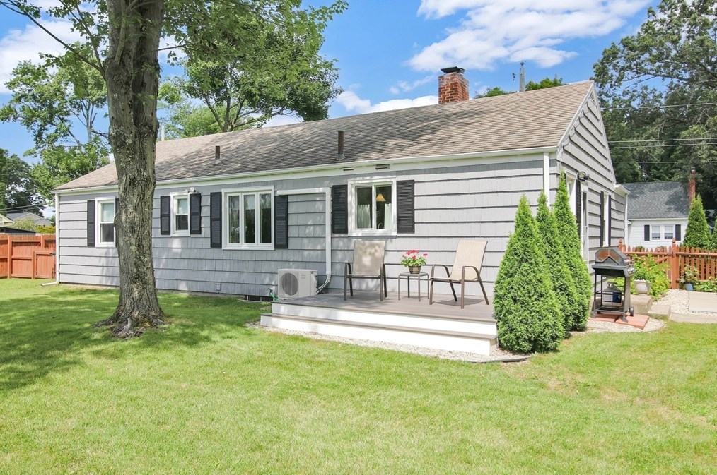 107 Barrington Rd, Springfield, MA 01106