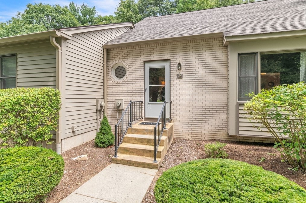 419 Southwick Rd #r76, Montgomery, MA 01085