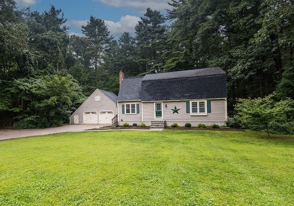 240 Chestnut St, Wrentham, MA 02093 exterior