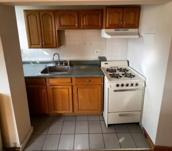 160 Strathmore #17, Boston, MA 02135