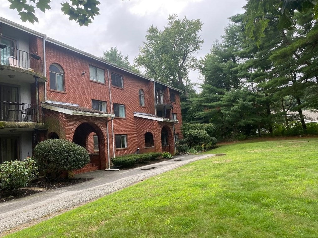 8 Longmeadow Dr #22, Rowley, MA 01969