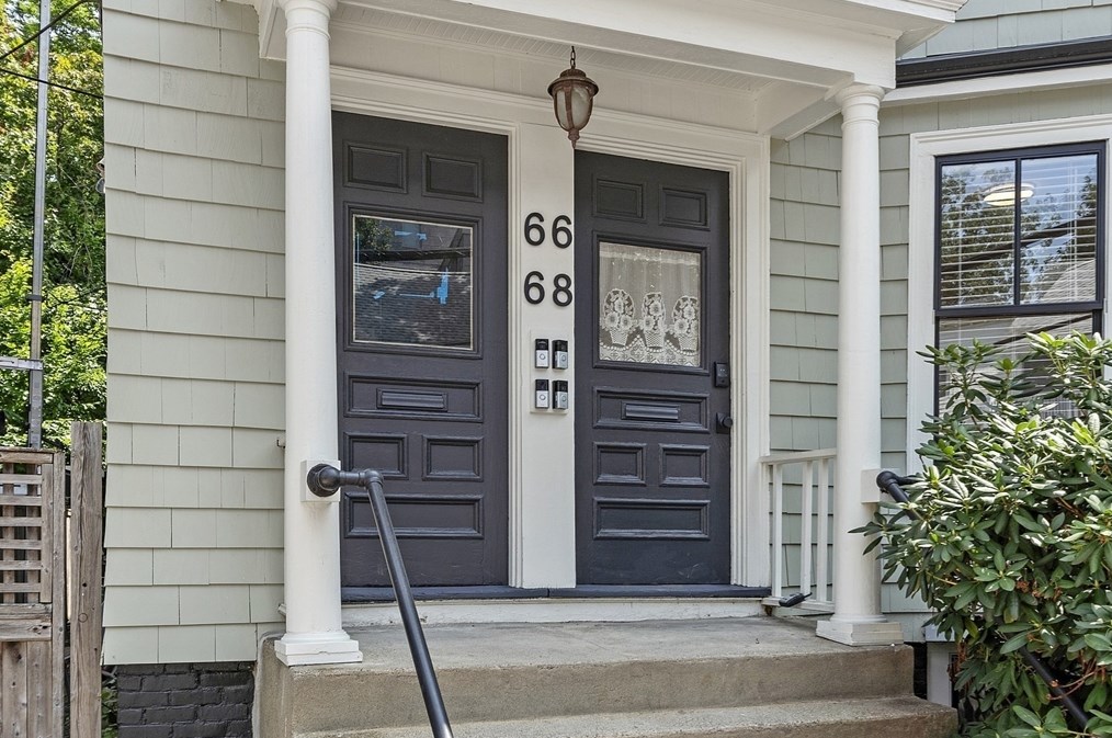 66 Banks St #2b, Cambridge, MA 02138
