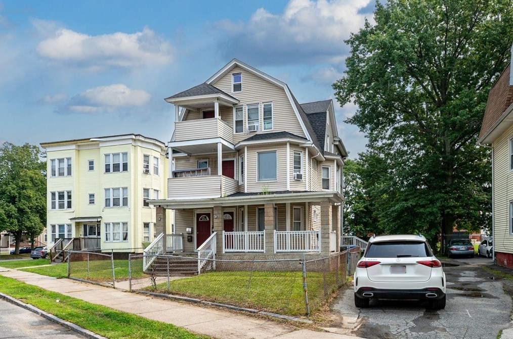 217-219 Oakland St, Springfield, MA 01108