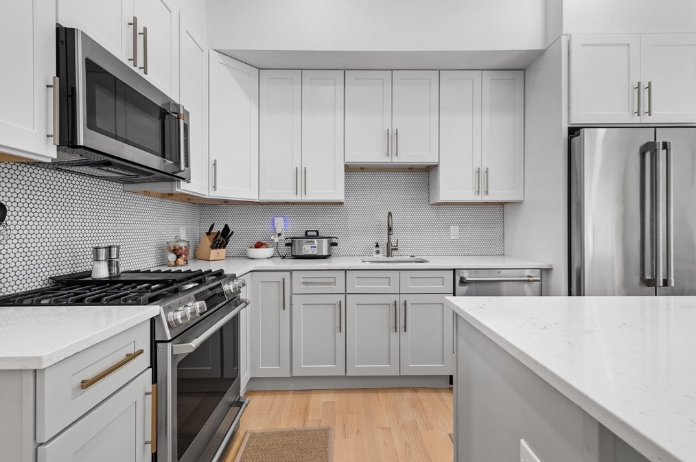 481 Sumner St #1, Boston, MA 02128