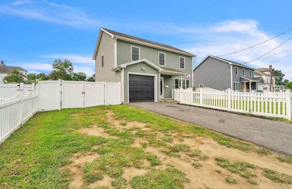 25 Thomas St, Chicopee, MA 01013