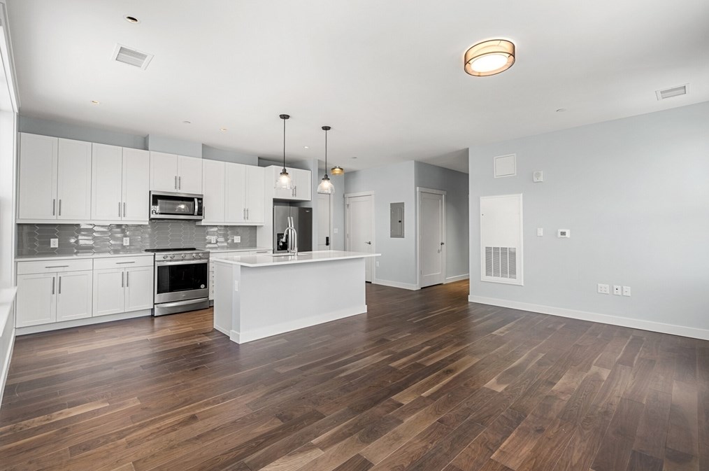 136 Babcock St #314, Brookline, MA 02446