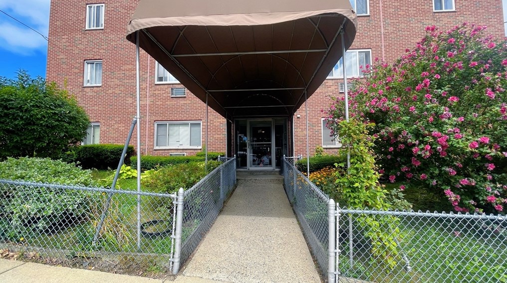 30 Rich St #10, Malden, MA 02148