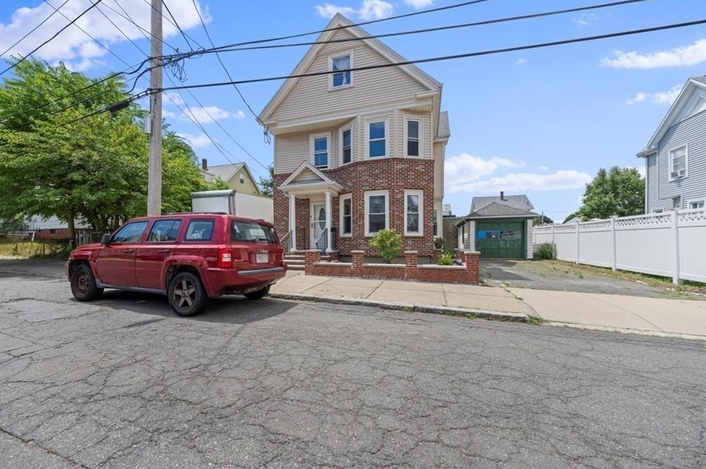 12 Greenhalge Ave, Everett, MA 02149