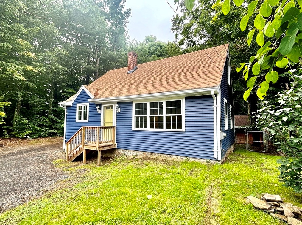 128 Main St, Rutland, MA 01543 exterior