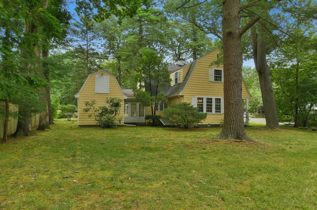 591 Common St, Walpole, MA 02081
