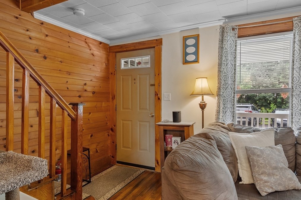 11-12 High St, Maynard, MA 01754