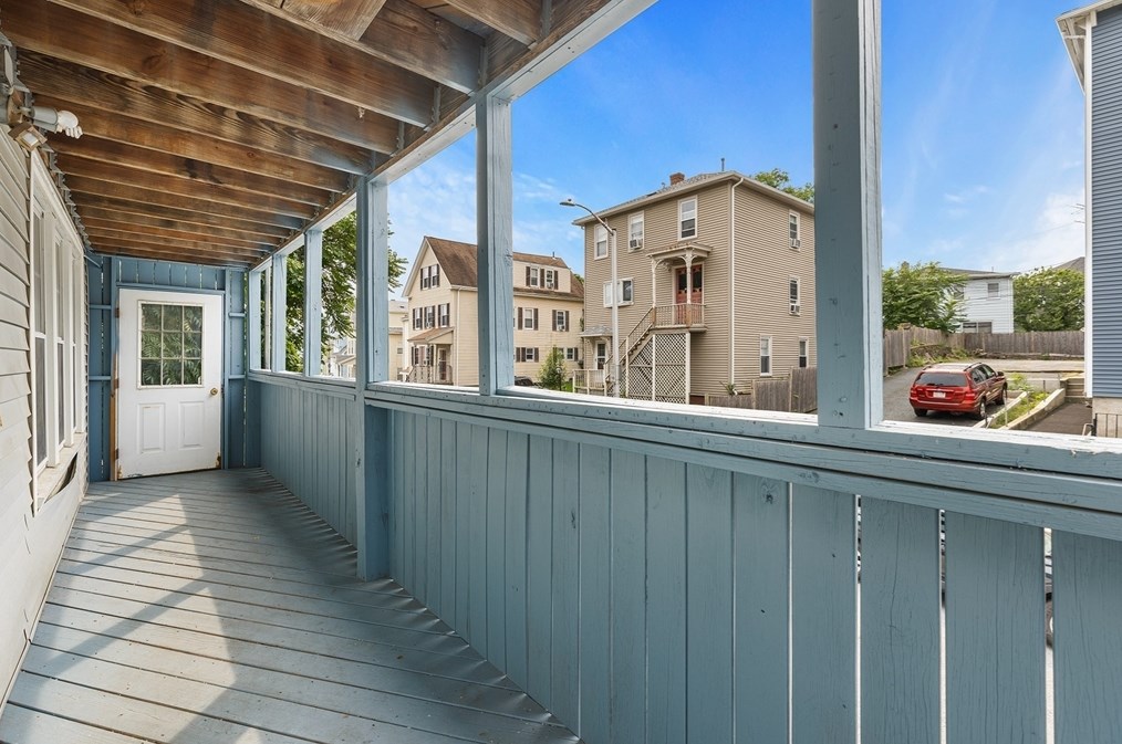 64 Gage St, Worcester MA  01605-5021 exterior