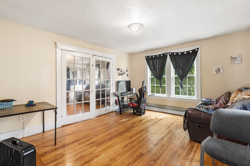 64 Gage St, Worcester MA  01605-5021 exterior