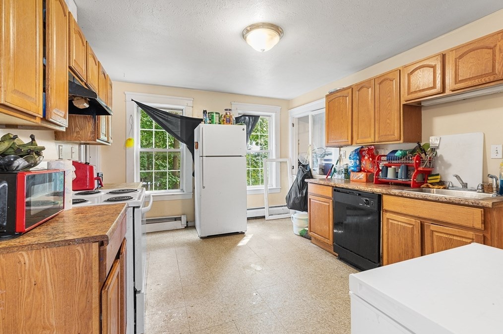 64 Gage St, Worcester, MA 01605 exterior
