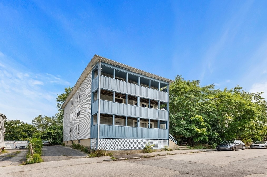 64 Gage St, Worcester MA  01605-5021 exterior