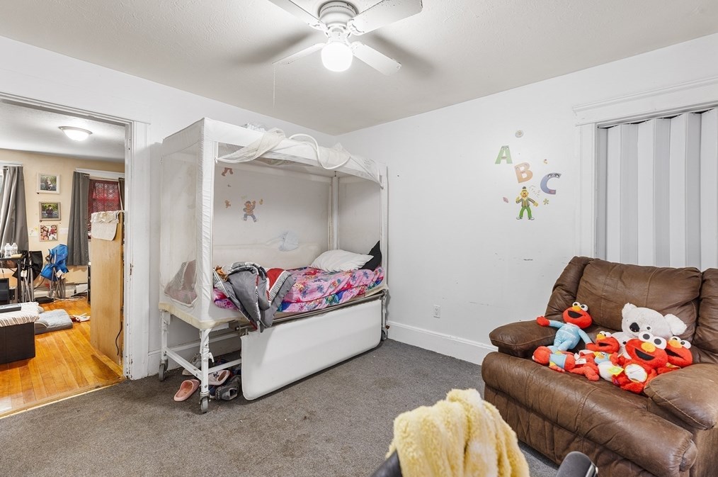 64 Gage St, Worcester MA  01605-5021 exterior