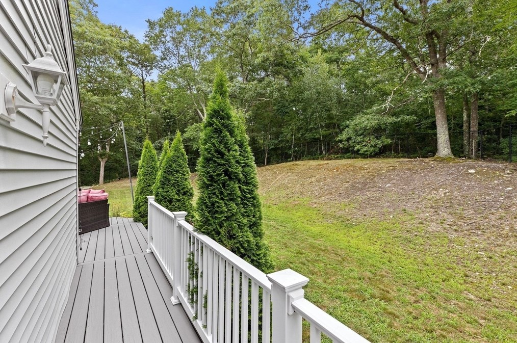 1714 State Rd, Plymouth MA  02360-7106 exterior