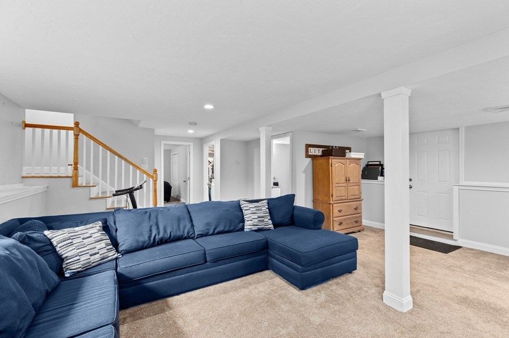 1714 State Rd, Plymouth MA  02360-7106 exterior