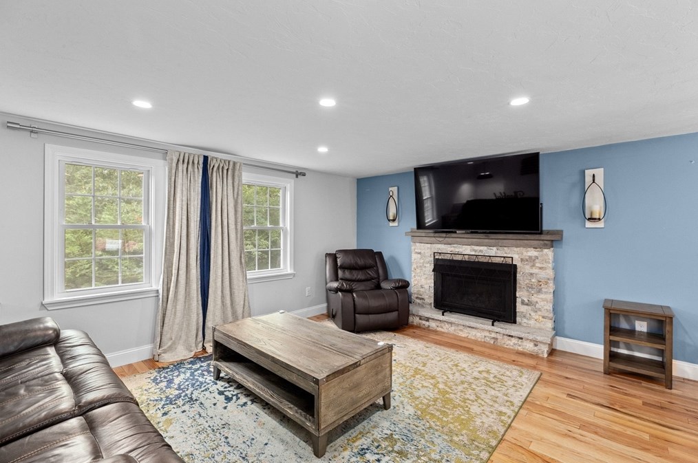 1714 State Rd, Plymouth MA  02360-7106 exterior