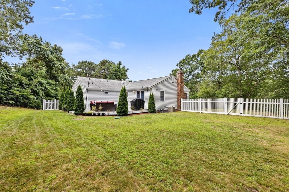 1714 State Rd, Plymouth MA  02360-7106 exterior