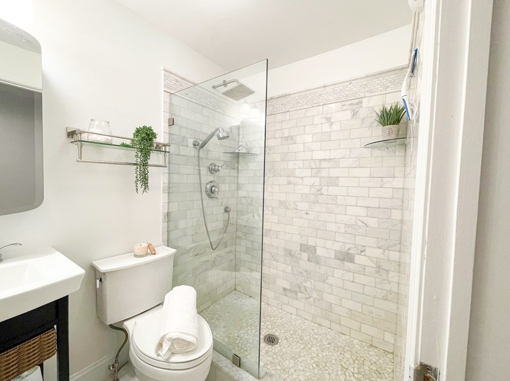 280 Commonwealth Ave #ph406, Boston, MA 02116