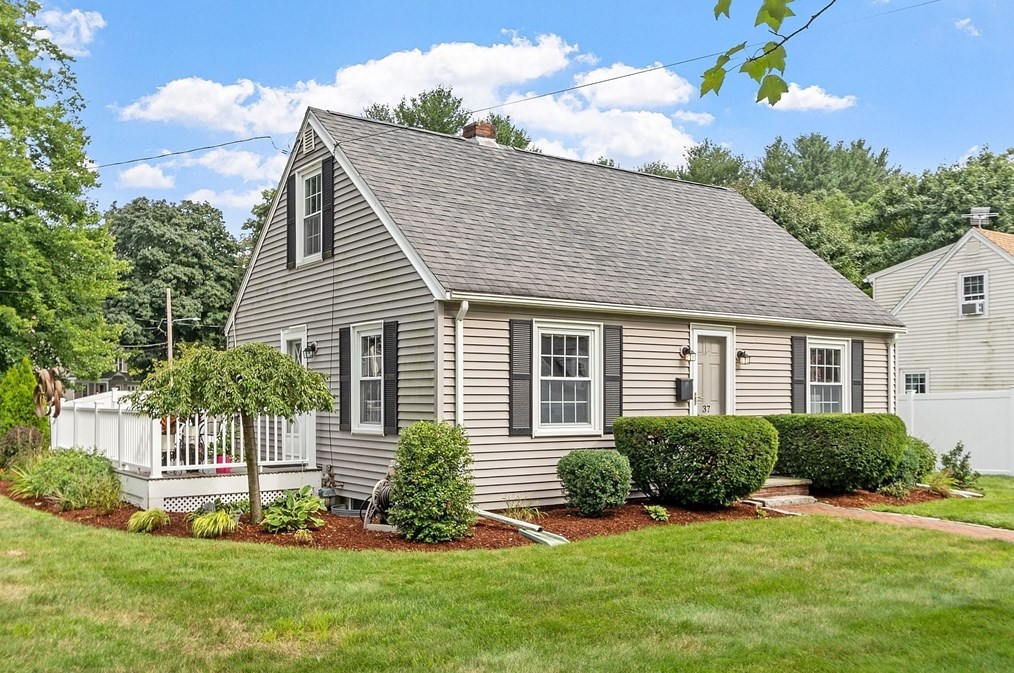 37 Stedman St, Chelmsford, MA 01824