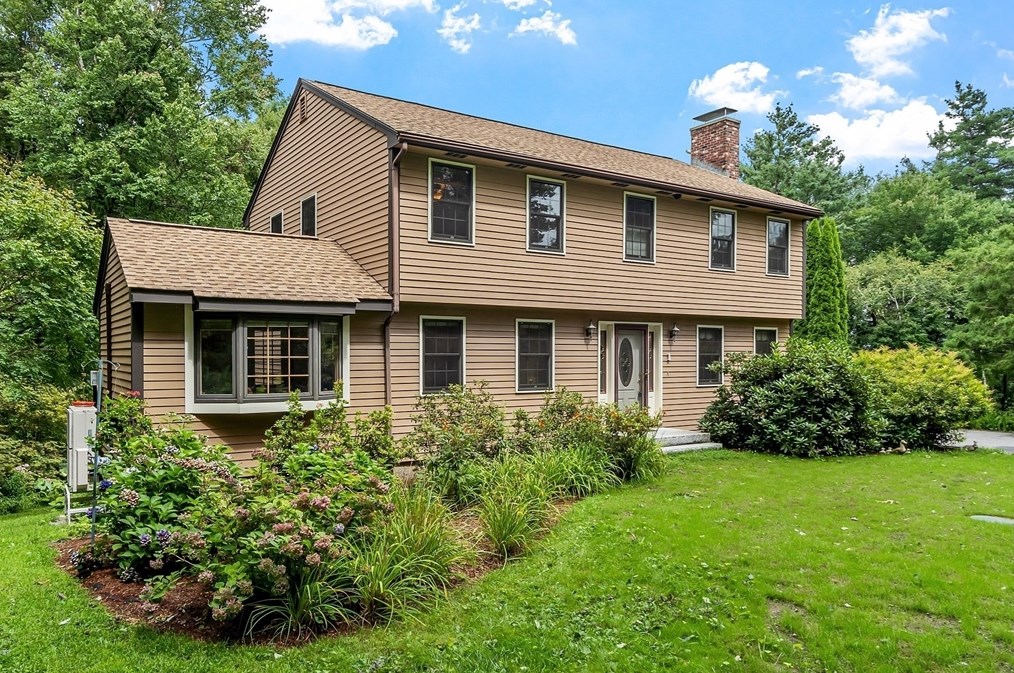 1 Birch Dr, Sterling, MA 01564