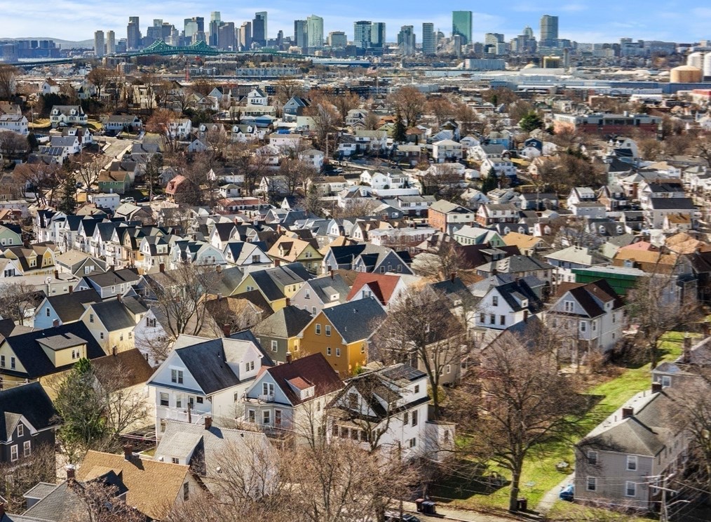 46 Calhoun Ave, Everett MA  02149-5238 exterior