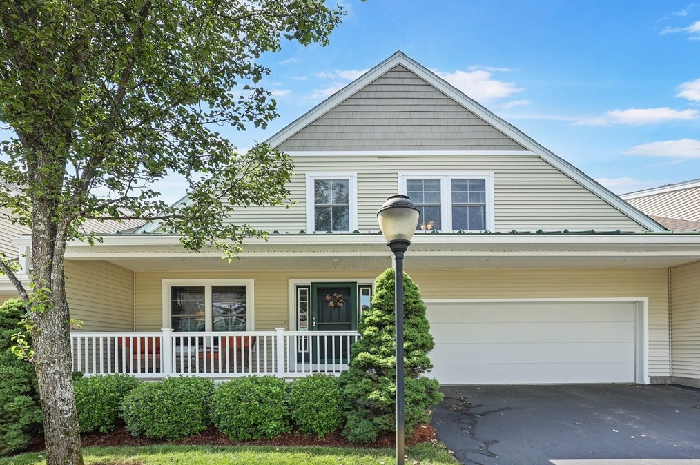 103 Fireside Ln #103, Holden, MA 01520