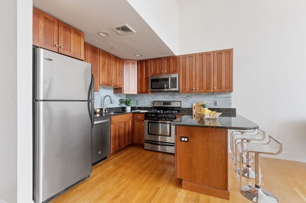 50 Floyd St #9, Everett, MA 02149