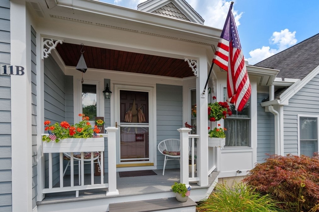 11 Autumn Dr #b, Hudson, MA 01749