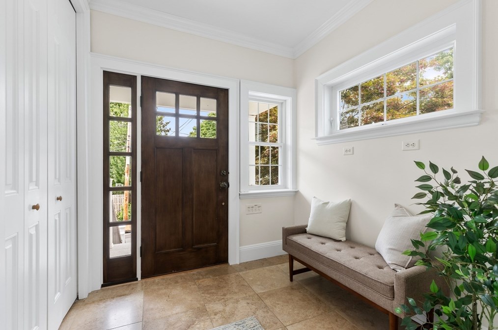 3 Evergreen Ln, Lexington, MA 02420