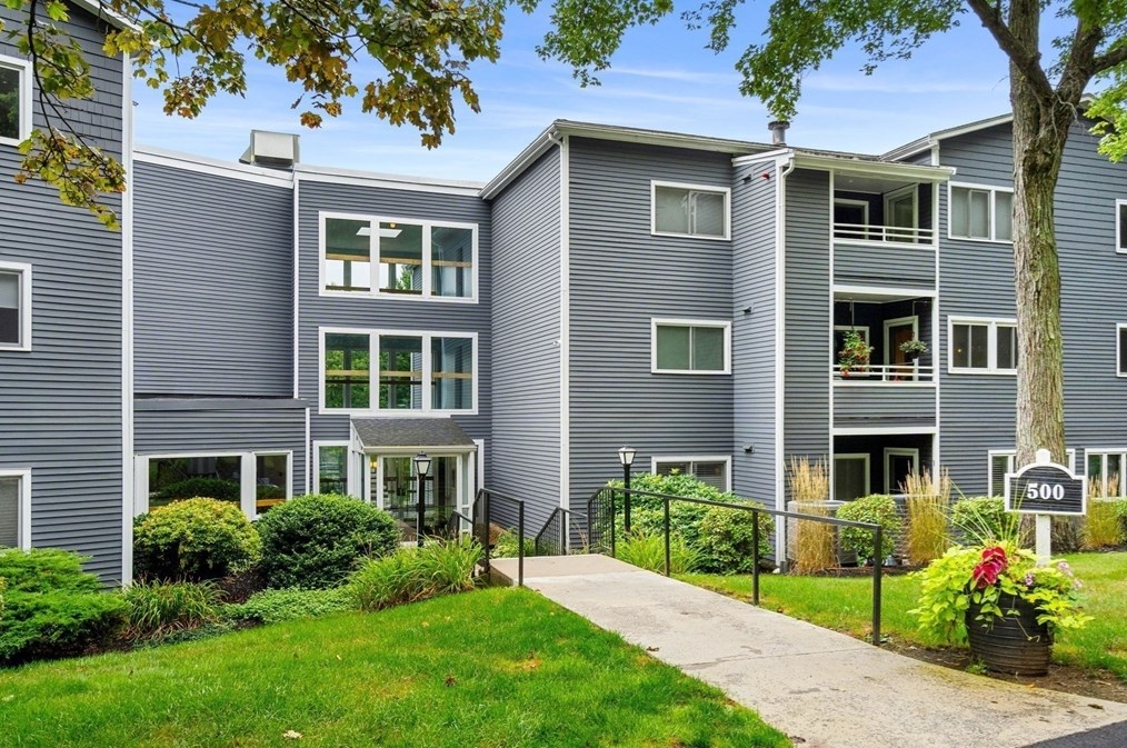 500 Colonial Dr #213, Ipswich, MA 01938