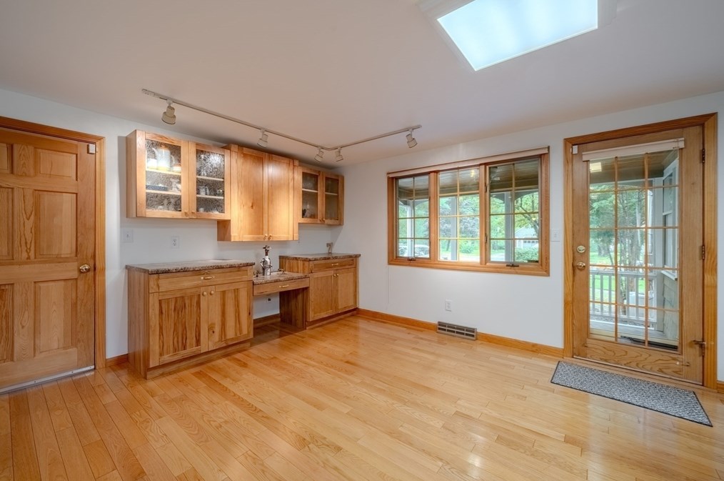 7 Percheron Rd, Chelmsford, MA 01824