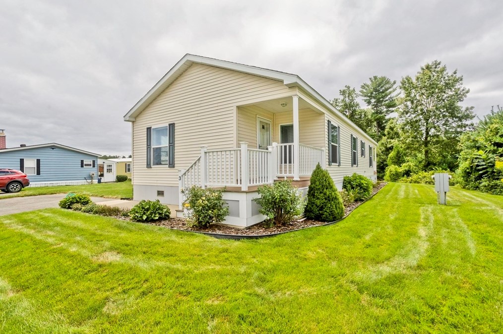 3 Fair Ln, Montgomery, MA 01085