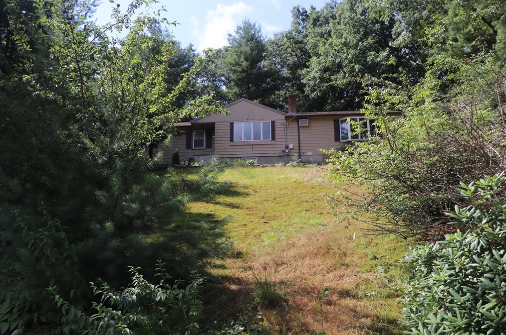 11 Silvermine Rd, Woburn, MA 01801