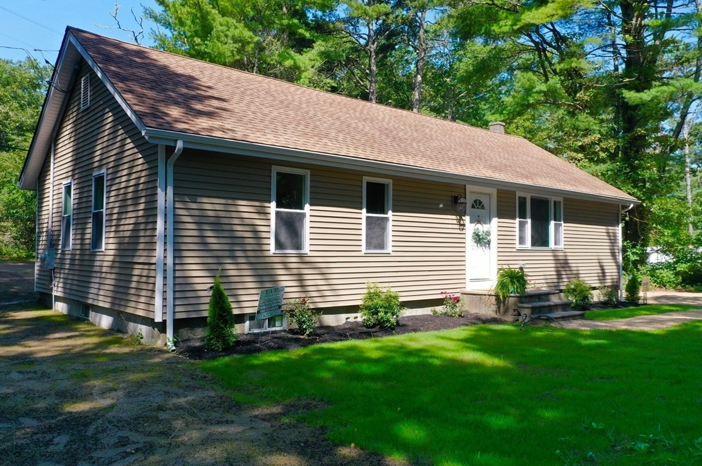 230 Roxy Cahoon Rd, Plymouth, MA 02360