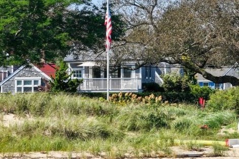 10 Commercial St, Provincetown MA 02657-1910 exterior
