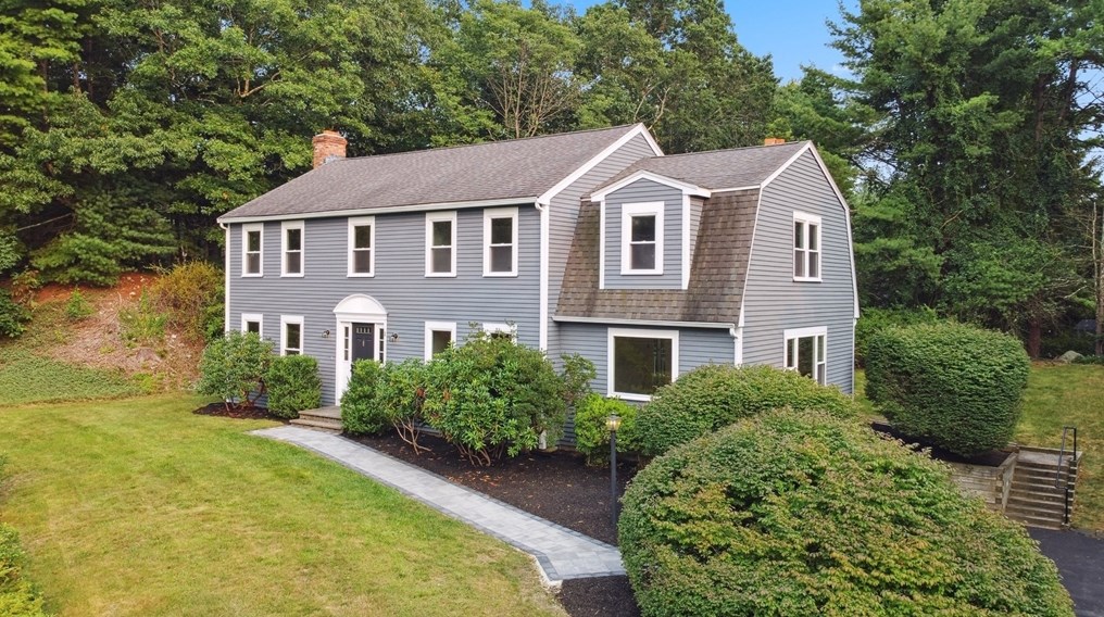 1 Cranmore Rd, Medfield, MA 02052
