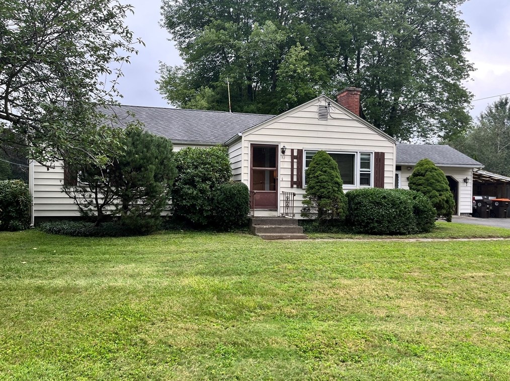 92 River Rd, Agawam, MA 01001