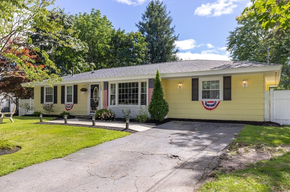 158 Caroline Dr, Bellingham, MA 02019