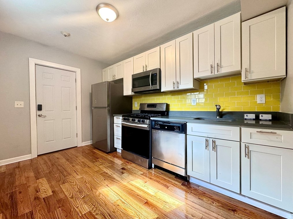 15 Brown St, Waltham, MA 02453 exterior