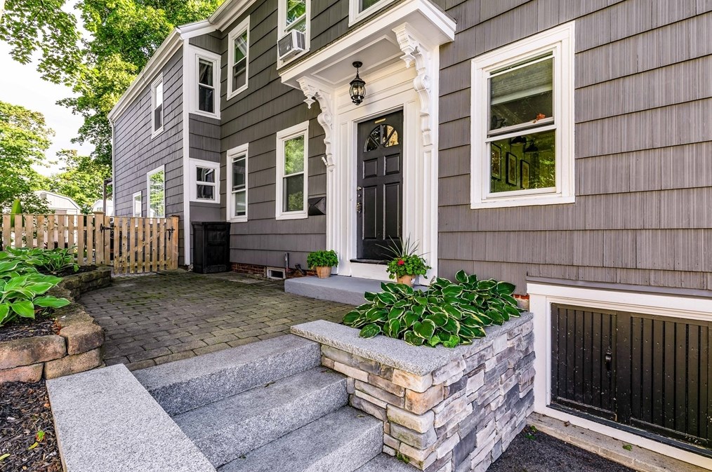 55 Kent St, Newburyport, MA 01950 exterior